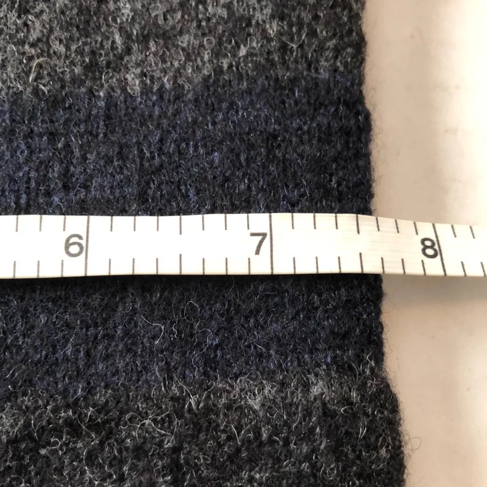 Gap lambswool gray/maroon/navy stripe scarf